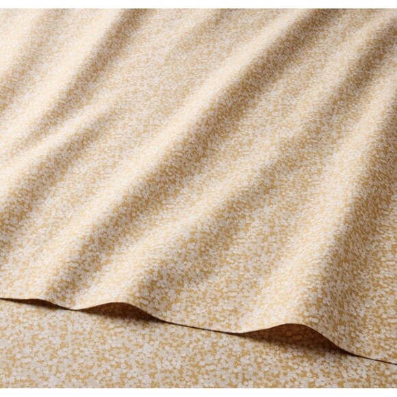 BUNDLE Studio McGee Queen Bedding Reversible Floral Comforter& Scalloped Sheets - Picture 8 of 13